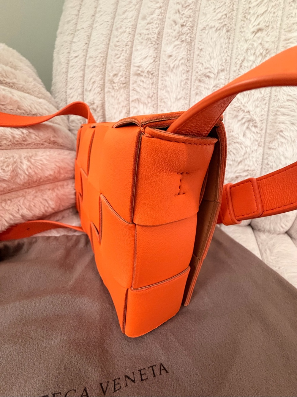 Bottega Veneta Orange Woven Intrecciato Crossbody Shoulder Bag - Picture 6 of 13